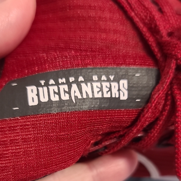 Nike Red Men's Shoes - Picture 7 of 9